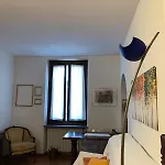 Sisters\' House