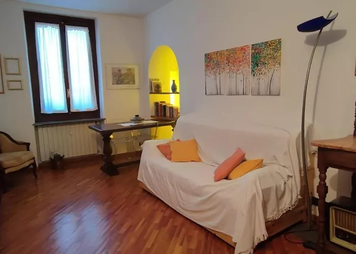 Sisters\' House